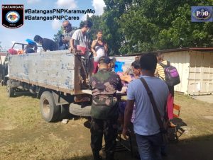 PNP helps evacuees