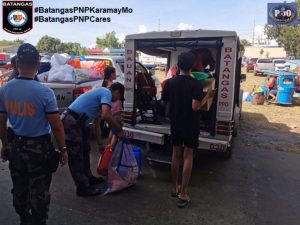 PNP helps evacuees